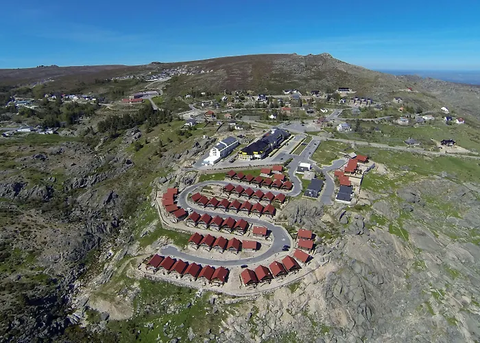 Luna Da Montanha - Serra Da Estrela 假日公园 3*