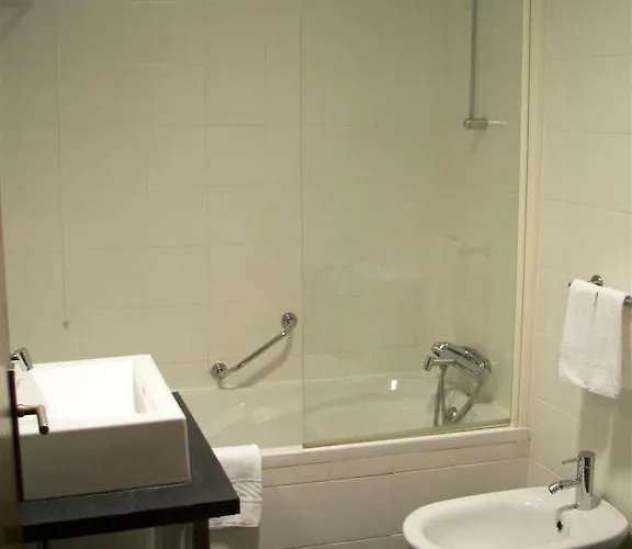 Luna Da Montanha - Serra Da Estrela منتزه العطل كوفيلهَ